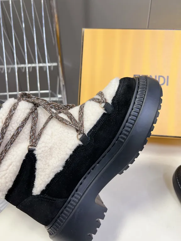 Fendi Shoe 